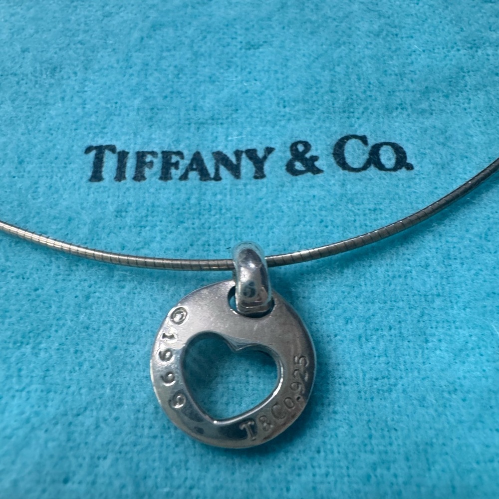 Tiffany & Co. Silver Necklace with Open Heart Circle Pendant-VINTAGE 1990s - Picture 2 of 4